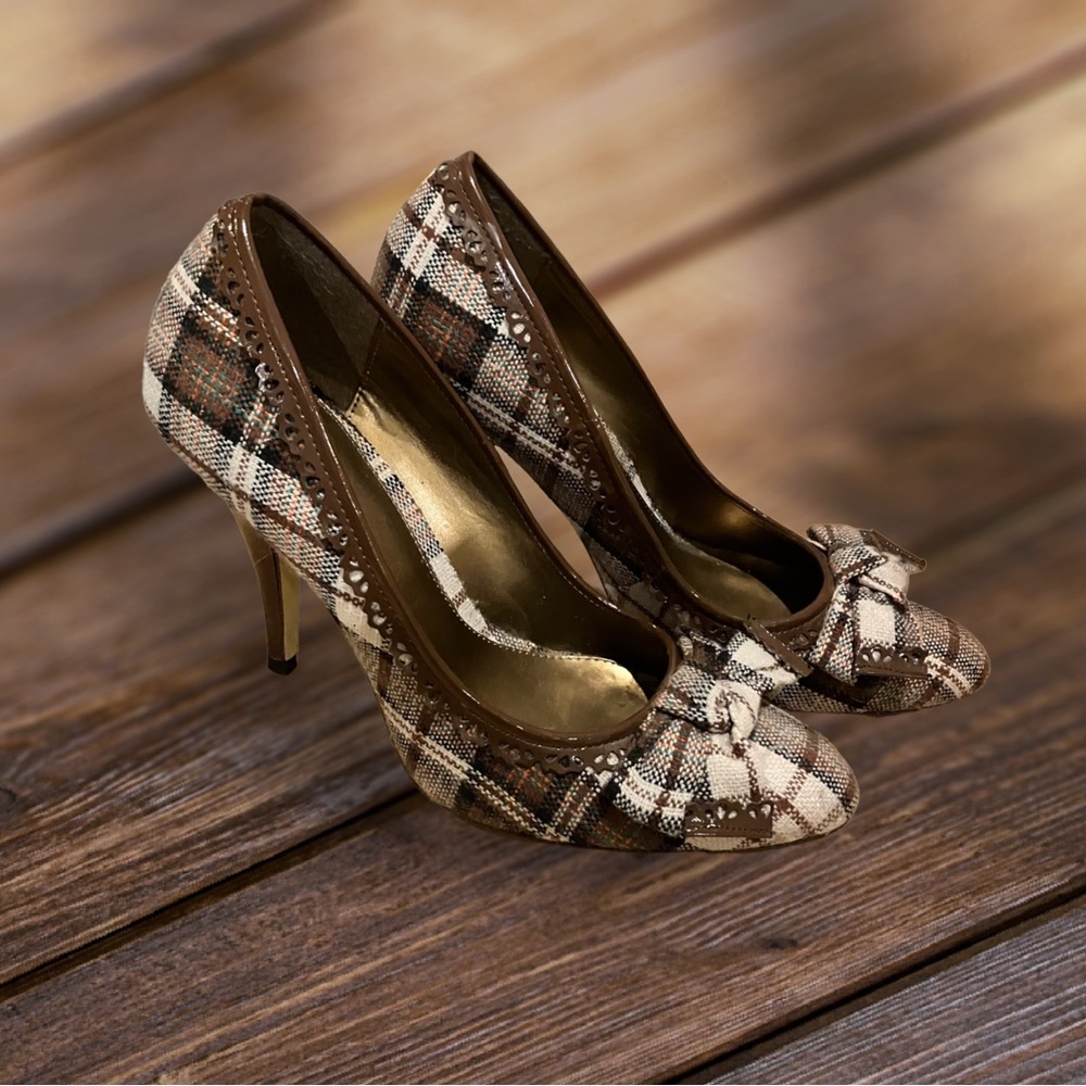 BAKERS London plaid brown heels 7.5